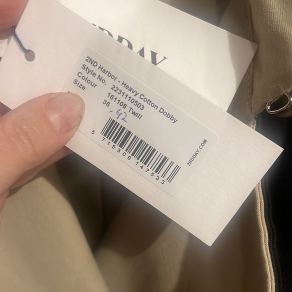 NWT 2nd day Two-Tone Black and Tan Trench Coat - Picture 14 of 14